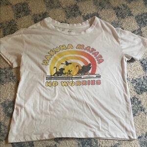 cropped hakuna matata t-shirt